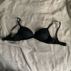 Victoria’s Secret No Wire 36D Bra